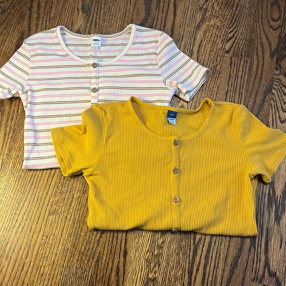 🌞LIKE NEW RIBBED BUTTON SHIRT BUNDLE!🌞 - Picture 1 of 3